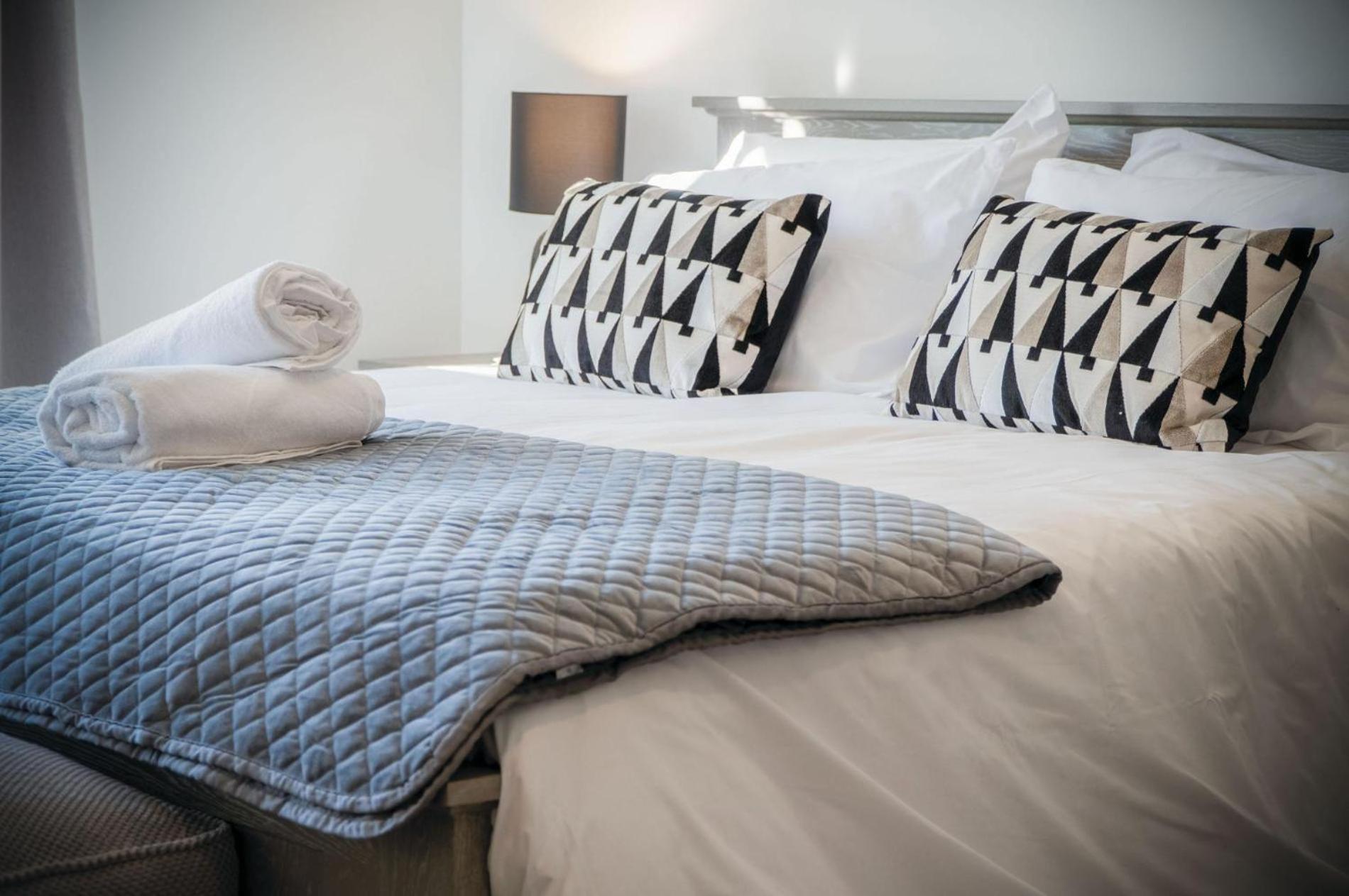 Suite 10 - Sleeping Giant Hotel - Pen Y Cae Inn Брекон Экстерьер фото