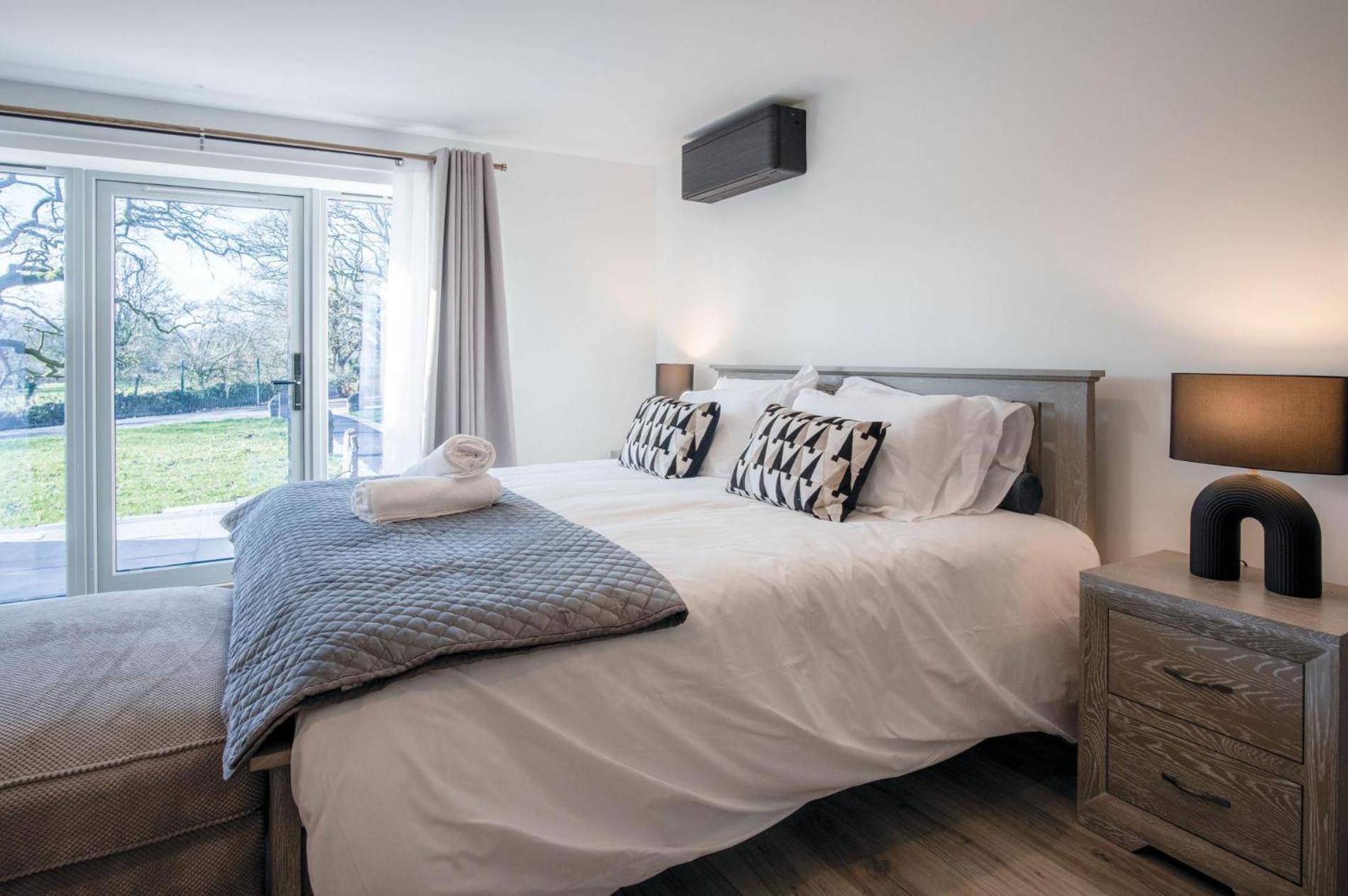 Suite 10 - Sleeping Giant Hotel - Pen Y Cae Inn Брекон Экстерьер фото