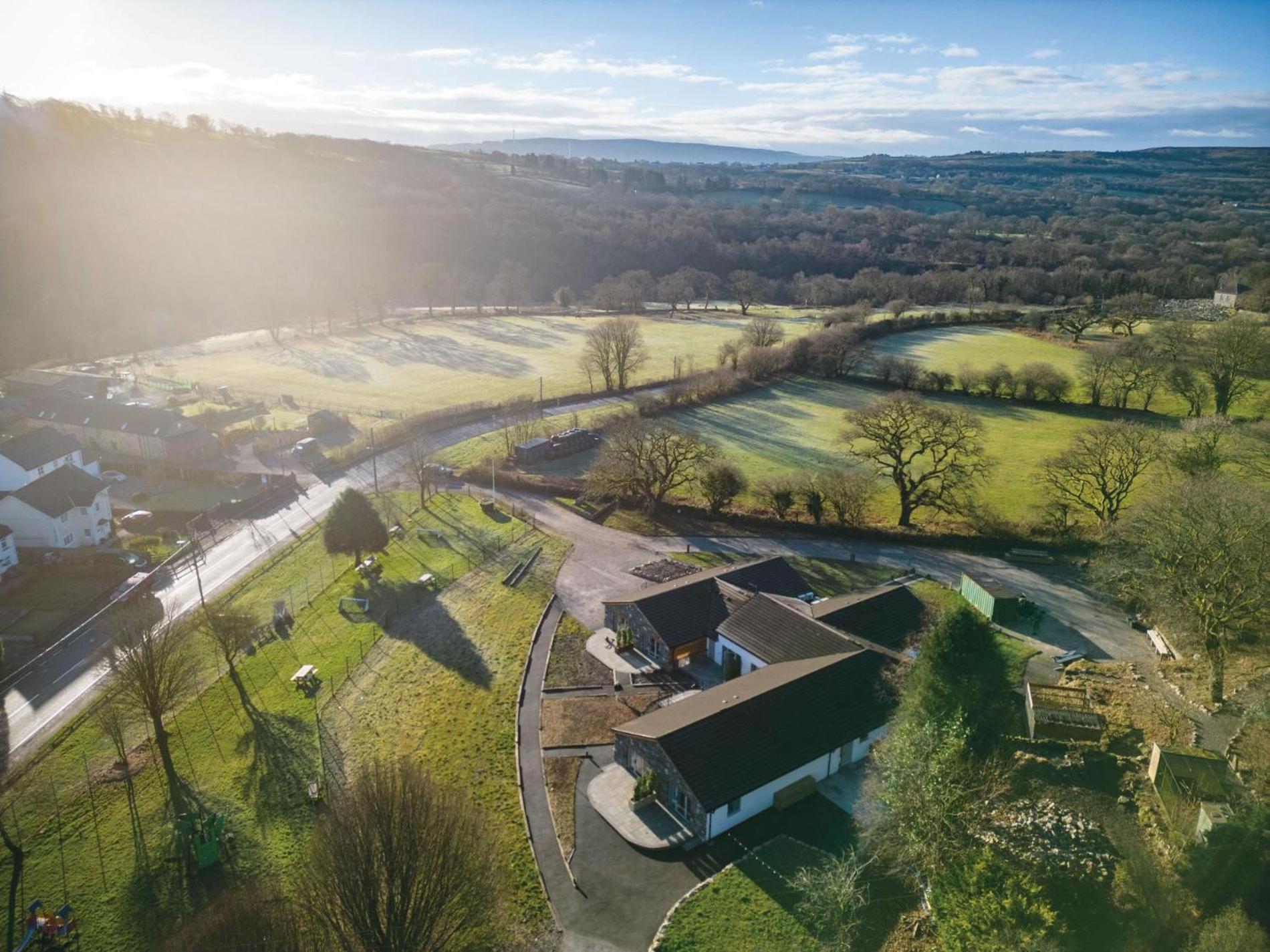 Suite 10 - Sleeping Giant Hotel - Pen Y Cae Inn Брекон Экстерьер фото